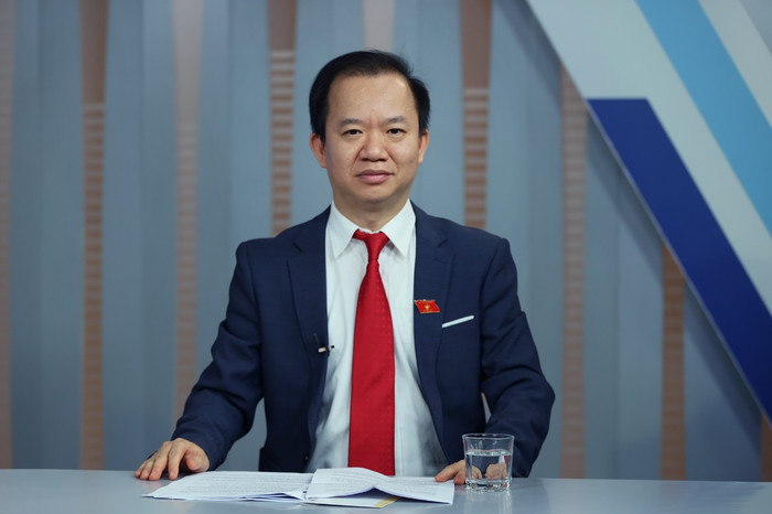 Phó Giáo sư, Tiến sĩ Bùi Hoài Sơn - Ủy viên Thường trực Ủy ban Văn hóa, Giáo dục của Quốc hội. (Ảnh: Nhân vật cung cấp). Phó Giáo sư, Tiến sĩ Bùi Hoài Sơn - Ủy viên Thường trực Ủy ban Văn hóa, Giáo dục của Quốc hội. (Ảnh: Nhân vật cung cấp).