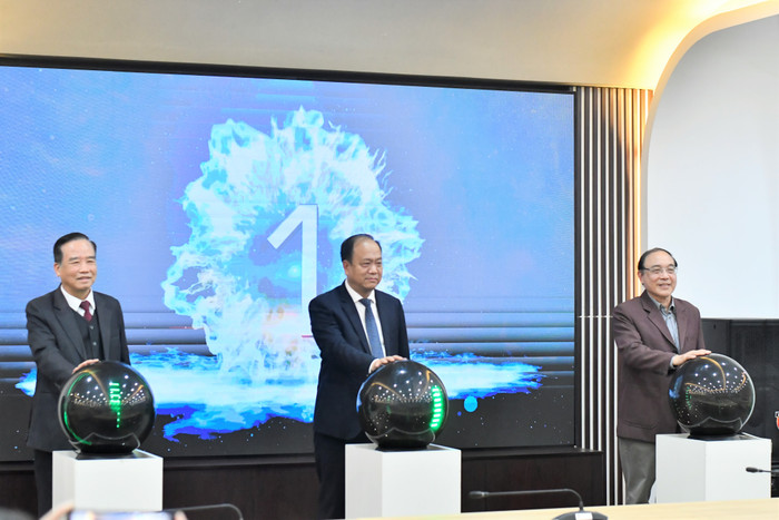 Nghi thức khai trương tại Lễ kết nối Thư viện nhà trường với Trung tâm thư viện số dùng chung. (Ảnh: Huệ Mai). Nghi thức khai trương tại Lễ kết nối Thư viện nhà trường với Trung tâm thư viện số dùng chung. (Ảnh: Huệ Mai).