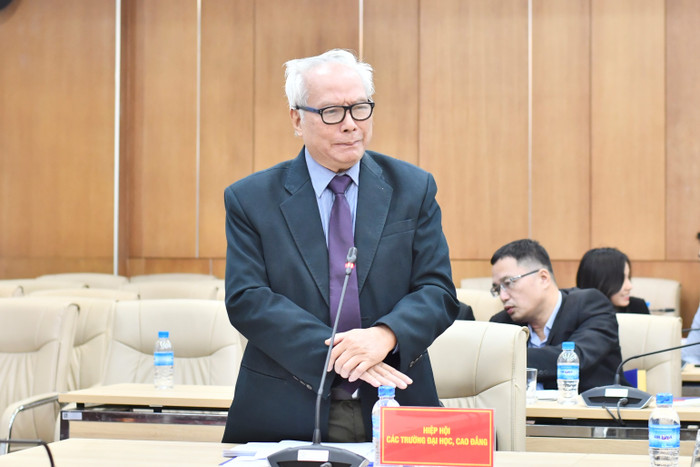 Tiến sĩ Lê Viết Khuyến, Phó Chủ tịch Hiệp hội Các trường đại học, cao đẳng Việt Nam nêu ý kiến. (Ảnh: Huệ Mai).