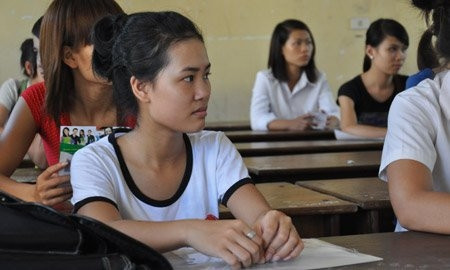 Thí sinh trong kỳ thi tuyển sinh ĐH-CĐ 2012. (Ảnh: Văn Chung) Thí sinh trong kỳ thi tuyển sinh ĐH-CĐ 2012. (Ảnh: Văn Chung)
