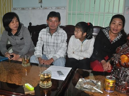 Cả gia đình em V. đều trông chờ nhà trường cho em V đi học trở lại