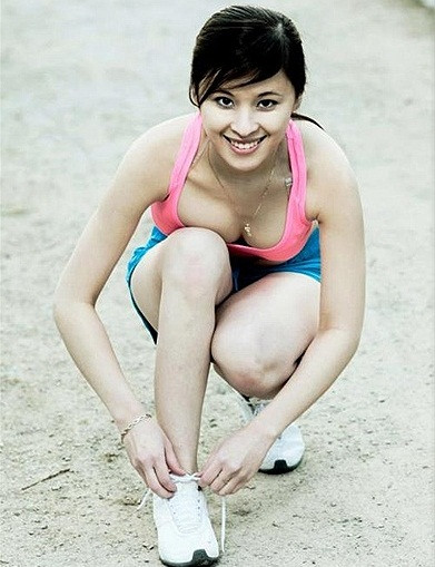 Dương Thị Tuyết Mai, một trong những nữ sinh sáng giá của cuộc thi. >>Nhan sắc ngọt ngào của Hoa khôi Bích Khanh >>Ngẩn ngơ trước nhan sắc của Mỹ Nhân >> Ngắm vẻ đẹp căng tràn của Lê Hoàng Bảo Trân >>Thục Vy - Á khôi cực xinh trên đất Sài thành >>NGẮM NHAN SẮC MẶN MÀ CỦA HOA KHÔI PHẠM PHƯƠNG THẢO