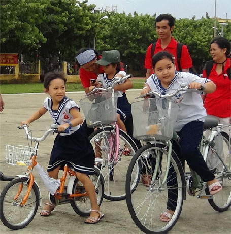Các em học sinh ở đảo Trường Sa lớn. (Ảnh: Báo Biên Phòng) Các em học sinh ở đảo Trường Sa lớn. (Ảnh: Báo Biên Phòng)