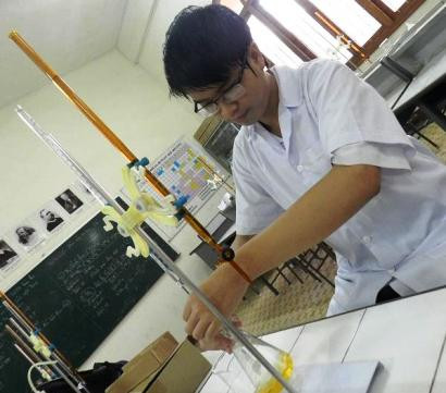 Điểm trung bình học tập 9,6; đạt học sinh giỏi quốc gia từ năm lớp 11 nhưng hồi nhỏ Minh Quang học ở mức bình thường. Điểm trung bình học tập 9,6; đạt học sinh giỏi quốc gia từ năm lớp 11 nhưng hồi nhỏ Minh Quang học ở mức bình thường.