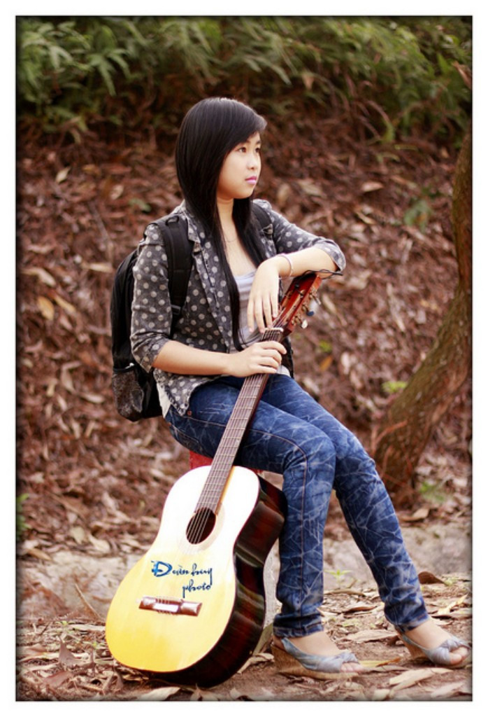 Hạnh rất thích là ca hát, múa, chụp ảnh và đi du lịch