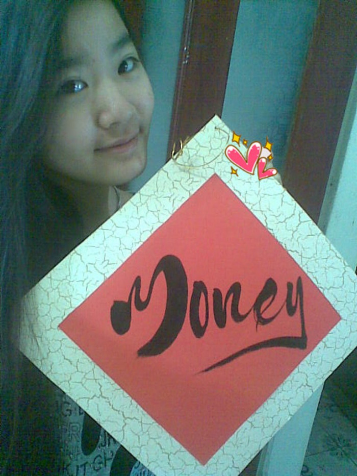 Ngọc Anh ghét sự giả dối, sự giả tạo. Thích hoa, gấu, du lịch và cũng thích chụp ảnh