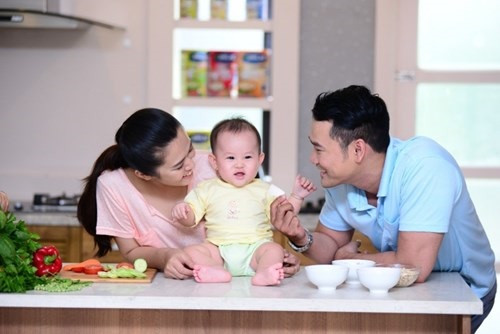 Rèn con ăn “tự lập” là một trong những trải nghiệm tuyệt vời của bố. Rèn con ăn “tự lập” là một trong những trải nghiệm tuyệt vời của bố.