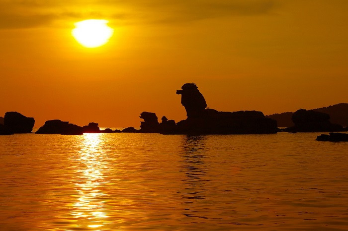 Hoàng hôn trên Hòn Dăm Ngang.