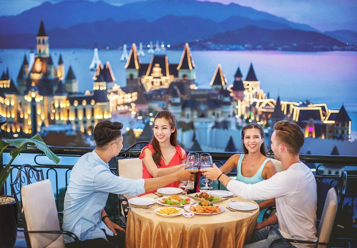 Vinpearl Festive Holidays: đón lễ ở thiên đường, tưng bừng nhận quà khủng. Vinpearl Festive Holidays: đón lễ ở thiên đường, tưng bừng nhận quà khủng.