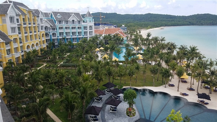 JW Marriott Phu Quoc Emerald Bay với 200 phòng ngủ và villa hướng mở ra biển. JW Marriott Phu Quoc Emerald Bay với 200 phòng ngủ và villa hướng mở ra biển.