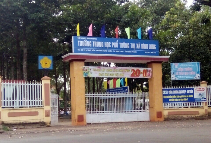 Trường Trung học phổ thông thị xã Bình Long thực hiện thu chi không minh bạch. Trường Trung học phổ thông thị xã Bình Long thực hiện thu chi không minh bạch.