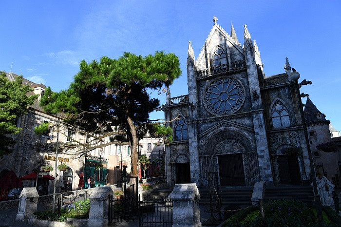 Kiến trúc của những lâu đài cổ ở Làng Pháp tại Ba Na Hills. Kiến trúc của những lâu đài cổ ở Làng Pháp tại Ba Na Hills.