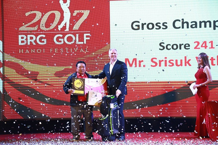 Golf thủ người Thái Lan Srisuk Vithaya. Golf thủ người Thái Lan Srisuk Vithaya.