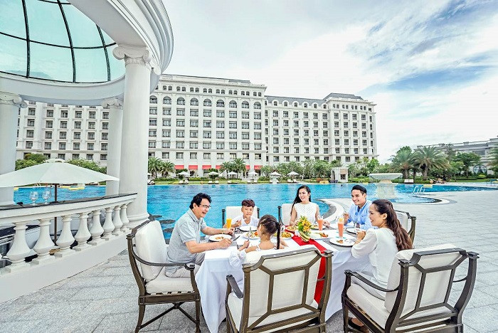 “Gia đình trọn niềm vui” tại “Thiên đường mùa lễ hội - Festive Holidays at Vinpearl Paradise”. “Gia đình trọn niềm vui” tại “Thiên đường mùa lễ hội - Festive Holidays at Vinpearl Paradise”.