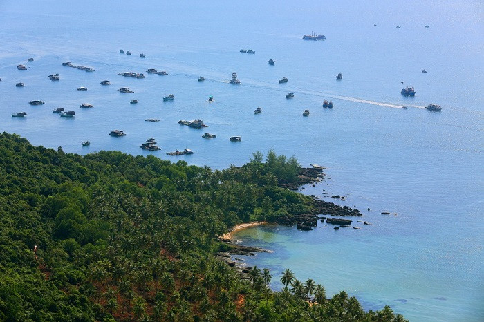 Hòn Thơm nhìn từ trên cao.