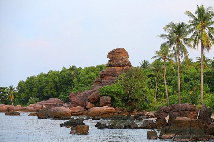 Hòn Dăm Ngang - Nam Phú Quốc.