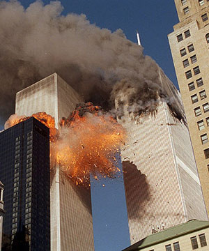 Chiếc máy bay thứ tư rơi xuống một cánh đồng gần Shanksville thuộc Quận Somerset, Pennsylvania, cách Pittsburgh 129 km (80 dặm) về phía Đông, sau khi hành khách trên máy bay chống cự lại nhóm không tặc này