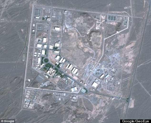 Ảnh chụp cơ sở hạt nhân lớn nhất của Iran tại Natanz năm 2010 Ảnh chụp cơ sở hạt nhân lớn nhất của Iran tại Natanz năm 2010