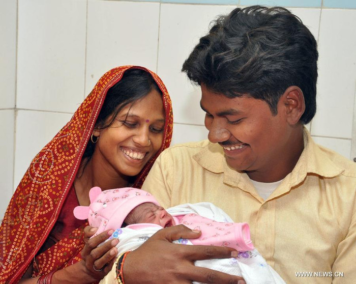 Niềm vui của gia đình bé Nargis Niềm vui của gia đình bé Nargis