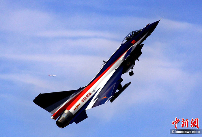 Đội bay trình diễn được thành lập năm 1962 của PLA Trung Quốc. Đội bay trình diễn được thành lập năm 1962 của PLA Trung Quốc.