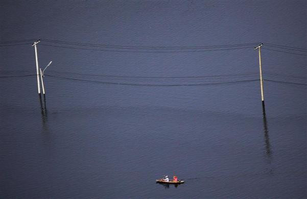 Người dân Bangkok dùng thuyển làm phương tiện di chuyển trong lũ ngày 10/10/2011 Người dân Bangkok dùng thuyển làm phương tiện di chuyển trong lũ ngày 10/10/2011