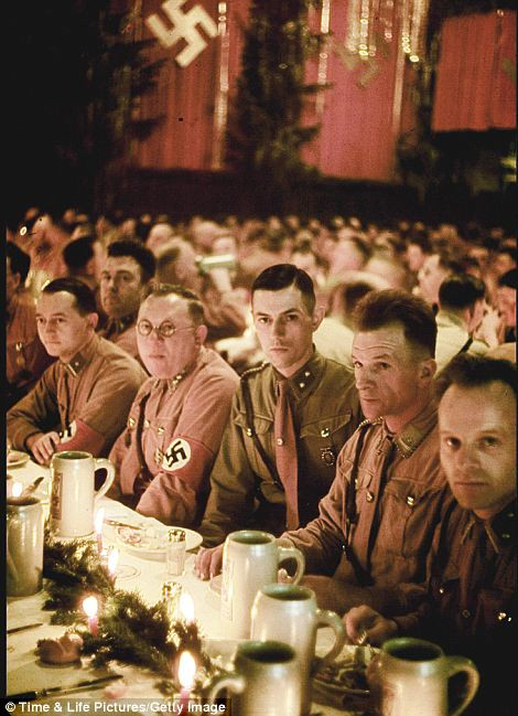 Bữa tiệc Giáng sinh này được tổ chức vào ngày 18/12/1941 tại một nhà máy bia ở Munich
