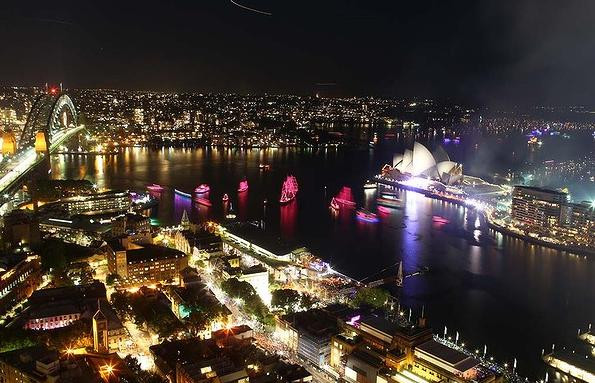 Màn bắn pháo hoa hoành tráng tại Sydney kéo dài trong 10 phút này đã được lên kế hoạch tỉ mỉ từ 15 tháng trước. Màn bắn pháo hoa hoành tráng tại Sydney kéo dài trong 10 phút này đã được lên kế hoạch tỉ mỉ từ 15 tháng trước.