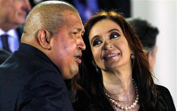 Tổng thống Hugo Chavez và Cristina Kirchner tại Hội nghị Caracas hồi đầu tháng này Tổng thống Hugo Chavez và Cristina Kirchner tại Hội nghị Caracas hồi đầu tháng này