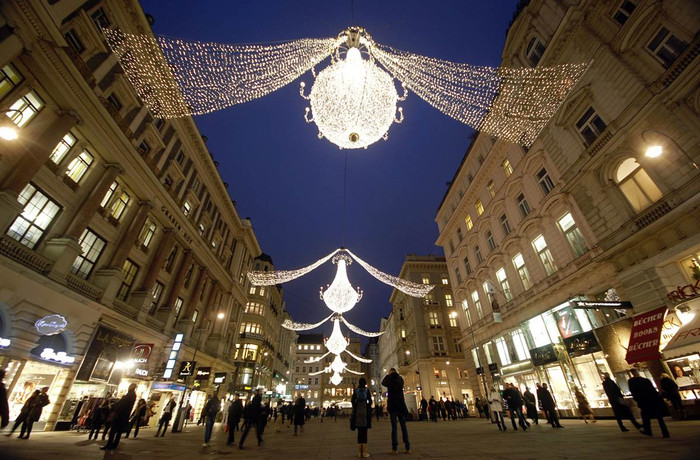 Thành phố Vienna rực sáng trong đêm Noel Thành phố Vienna rực sáng trong đêm Noel