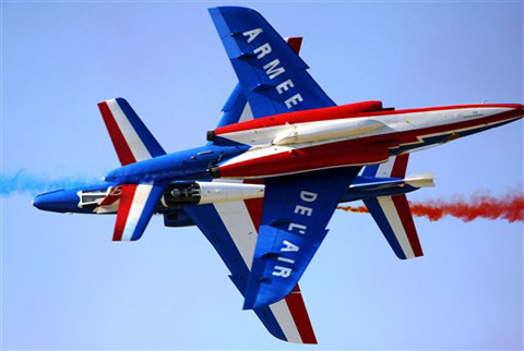 Đội nhào lộn “patrouille de France” của Pháp. Đội nhào lộn “patrouille de France” của Pháp.
