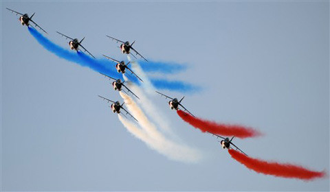 Đội nhào lộn “patrouille de France” của Pháp. Đội nhào lộn “patrouille de France” của Pháp.
