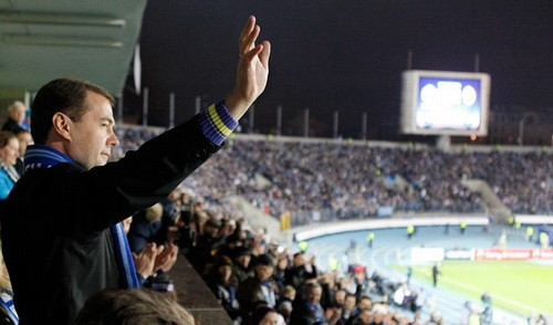 Trên khán đài cổ vũ cho đội bóng đá yêu thích Zenit