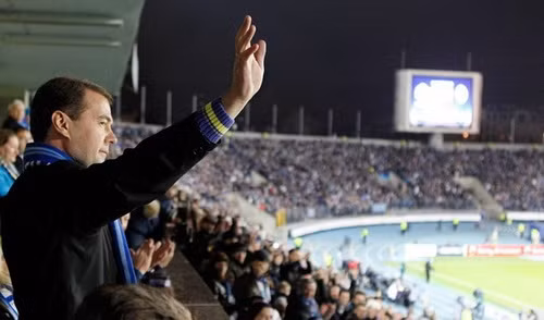 Trên khán đài cổ vũ cho đội bóng đá yêu thích Zenit