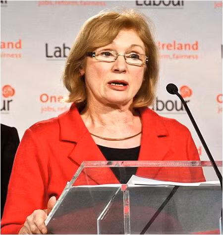 Bộ trưởng Thương mại và Phát triển Ireland, Jan O' Sullivan.-một trong những chính trị gia có đóng góp tích cực cho sự phát triển và phổ biến giáo dục của Ireland giai đoạn hiện nay.