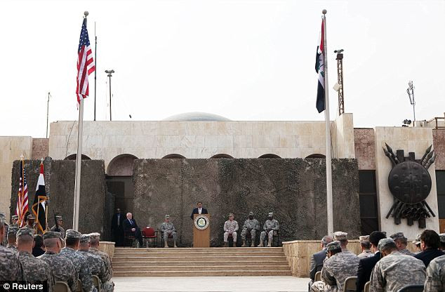 Bộ trưởng Quốc phòng Mỹ phát biểu trong lễ hạ cờ hôm 15/12 Bộ trưởng Quốc phòng Mỹ phát biểu trong lễ hạ cờ hôm 15/12