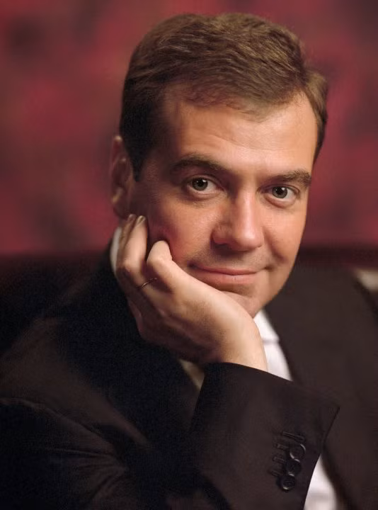 Ông cũng từng tham gia viết rất nhiều cuốn sách