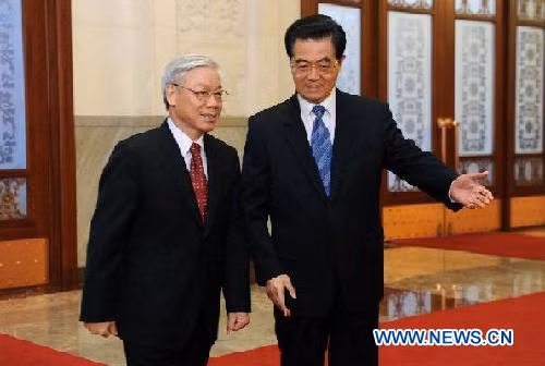 Tổng Bí thư Nguyễn Phú Trọng (trái) và Chủ tịch Trung Quốc Hồ Cẩm Đào Tổng Bí thư Nguyễn Phú Trọng (trái) và Chủ tịch Trung Quốc Hồ Cẩm Đào