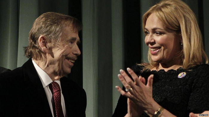 Ông Havel và phu nhân Dagmar Veskmora Ông Havel và phu nhân Dagmar Veskmora