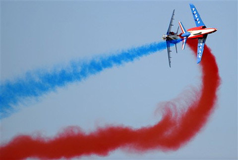 "Mũi tên đỏ" "Mũi tên đỏ"