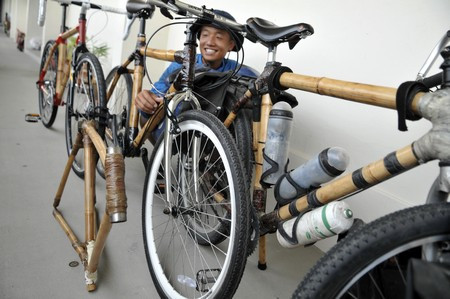 Đoàn thám hiểm được gọi là Circle of Life - nhằm mục đích làm nổi bật tính linh hoạt của các vật liệu xanh như tre và mở ra cơ hội tham gia các chuyến du lịch sinh thái khám phá Trung Á.