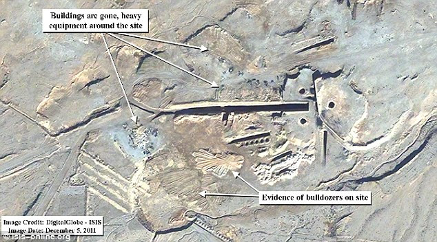 Ảnh chụp ngày 5/12 cho thấy các tòa nhà trên đã biến mất và các dấu vết của xe ủi đất để lại tại vị trí của những tòa nhà trên