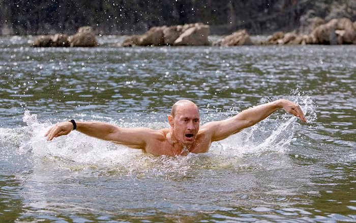 Putin - vận động viên bơi lội