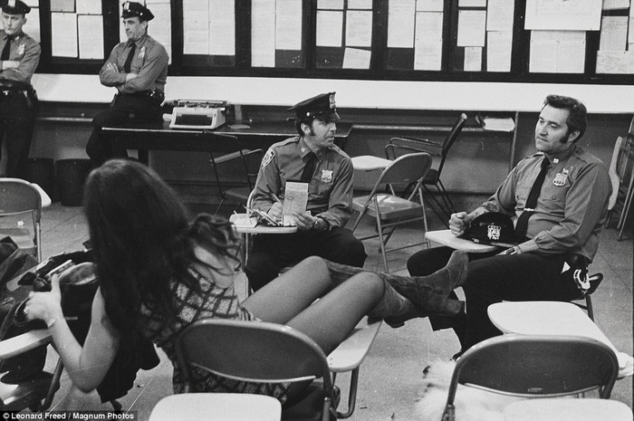 Năm 1972: tại một trụ sở của cảnh sát New York