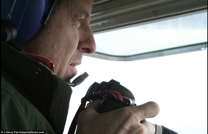 Nhiếp ảnh gia Henry J . Nhiếp ảnh gia Henry J .