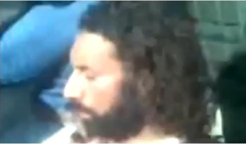 Hình ảnh của Mutassim vẫn còn sống trong đoạn video vừa được công bố Hình ảnh của Mutassim vẫn còn sống trong đoạn video vừa được công bố