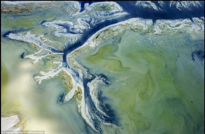 Tuyến đường thủy ở Florida đầy vết sẹo do sản xuất phân bón phosphat Tuyến đường thủy ở Florida đầy vết sẹo do sản xuất phân bón phosphat