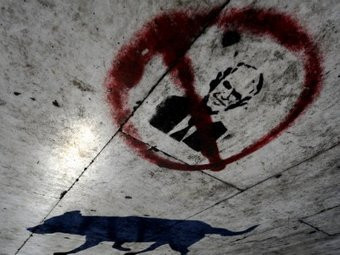 Thủ tướng Hy Lạp chấp thuận từ chức chỉ 1 ngày sau khi ông vượt qua cuộc bỏ phiếu tín nhiệm