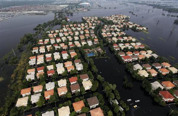 Ngoại ô Bangkok ngập nước, ảnh chụp hôm 20/10/2011 Ngoại ô Bangkok ngập nước, ảnh chụp hôm 20/10/2011