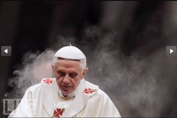 Đức Giáo Hoàng Benedict XVI cử hành Thánh Lễ kỷ niệm 200 năm độc lập của các nước Mỹ Latinh tại Vương Cung Thánh Đường Thánh Phêrô, thành phố Vatican.