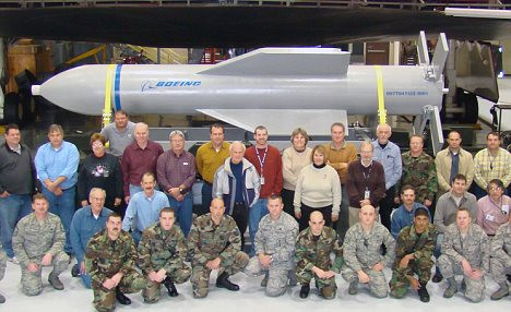 Massive Ordnance Penetrator GBU-57A/B dài 6,2m, đường kính 0,8m Massive Ordnance Penetrator GBU-57A/B dài 6,2m, đường kính 0,8m